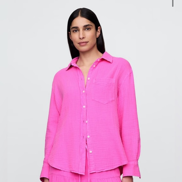 GAP Tops - Gap Cotton Button Down - Size S